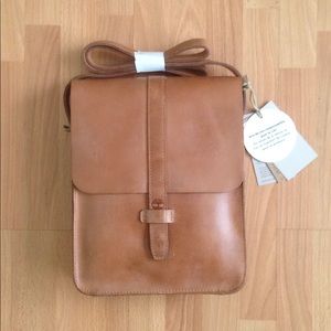 Brand New Timberland small leather satchel